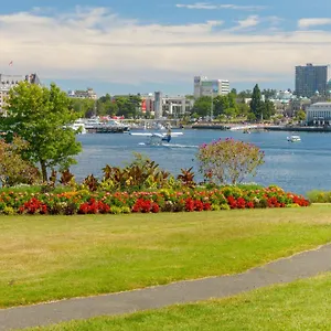 Deluxe 2 Bed 2 Bath And 5 Min Walk To Downtown And Seawalk Victoria
